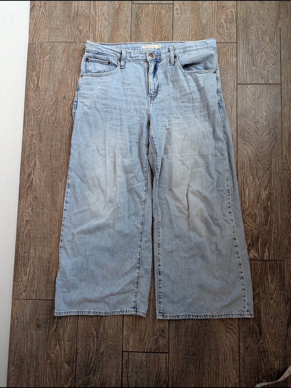 Levi's Middy Wide Leg Crop Jean Lightweight Size 31 100% Cotton